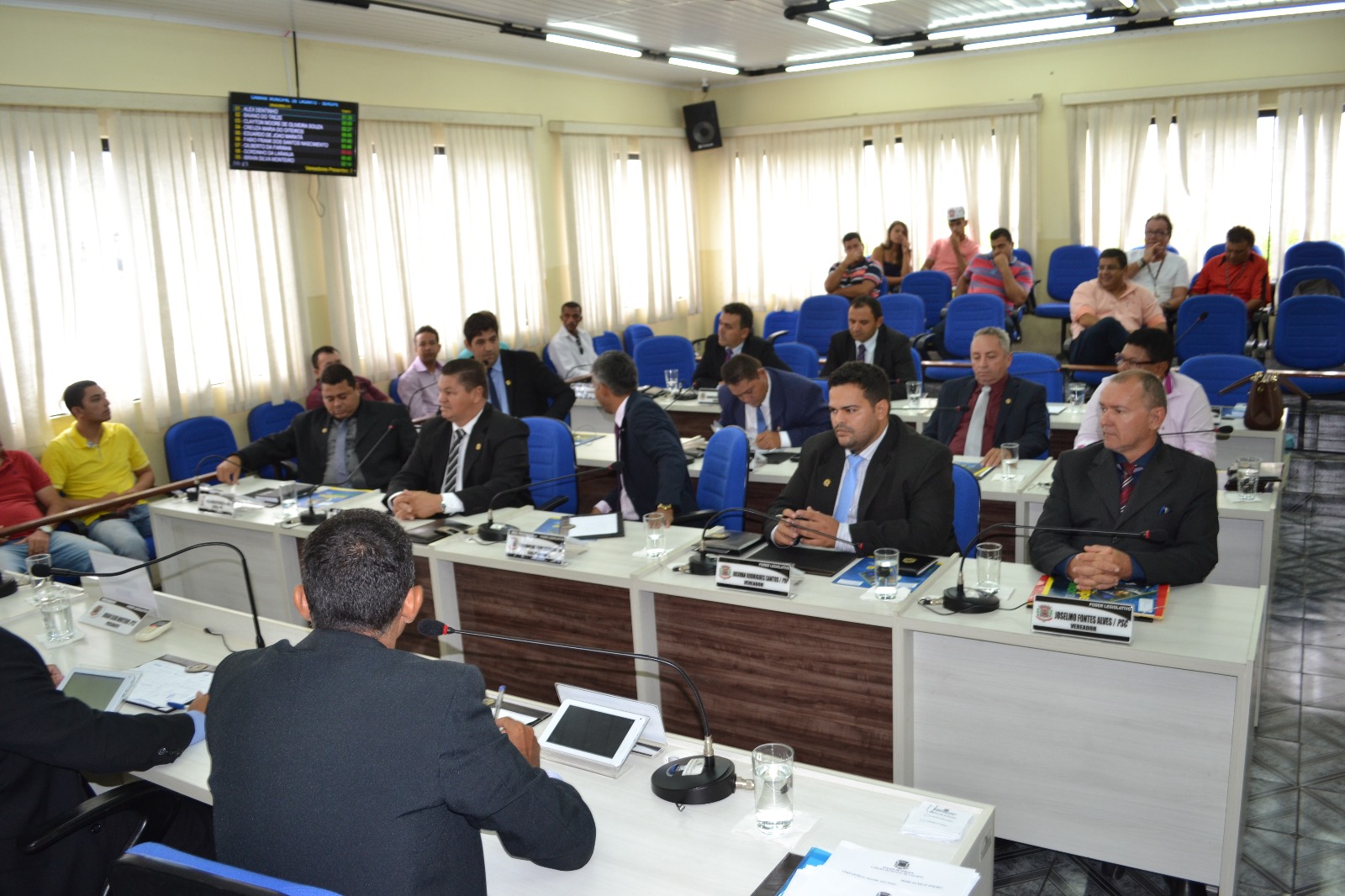 Câmara aprova Ouvidoria Municipal e valor mínimo salarial dos servidores