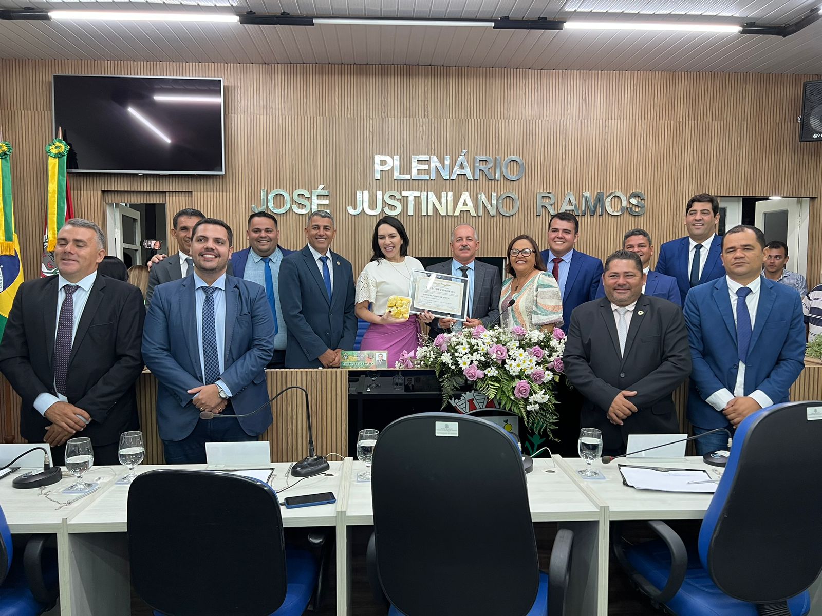 Danielle Garcia recebe Título de Cidadã Lagartense