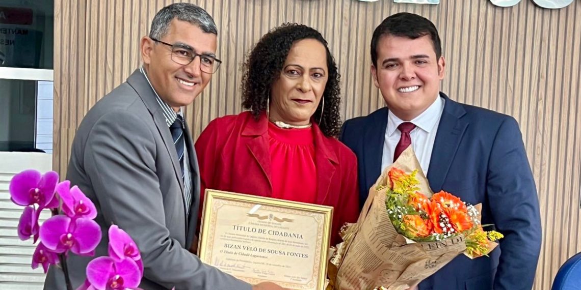 Jornalista Bizan Velô é primeira pessoa trans a receber título de cidadã lagartense