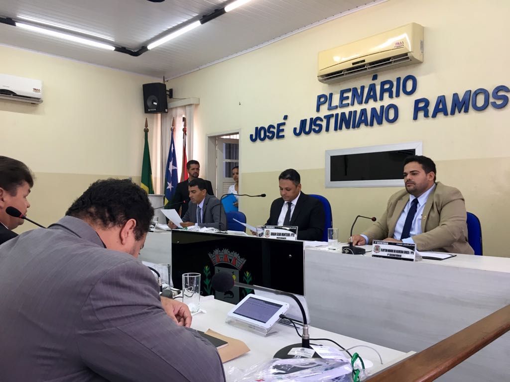 Sessão na Câmara conta com apresentação da Secretária de Educação e votação de comissões