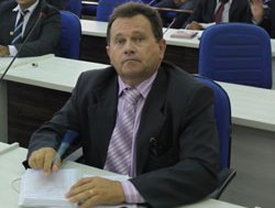 Vereador explica requerimento na Câmara