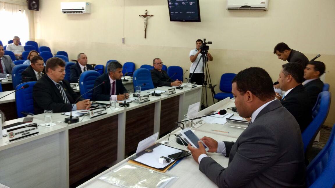 Vereadores debatem falta de transporte escolar da rede pública estadual